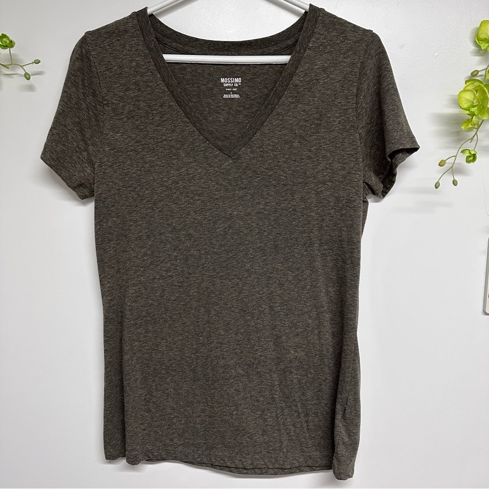 Mossimo size large women’s semi fitted v neck tee, color is a gray/brown